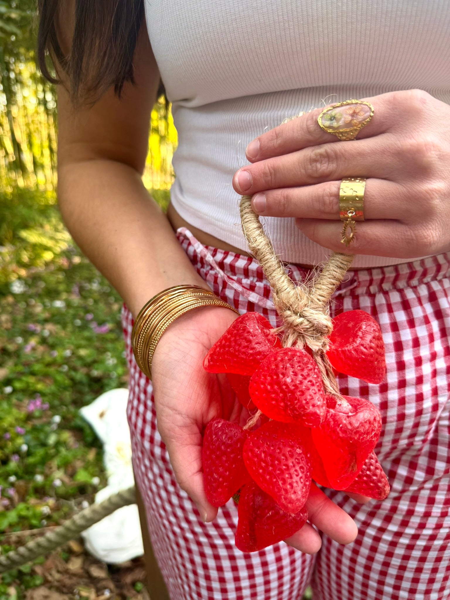 Savon décoratif en grappe de fraise