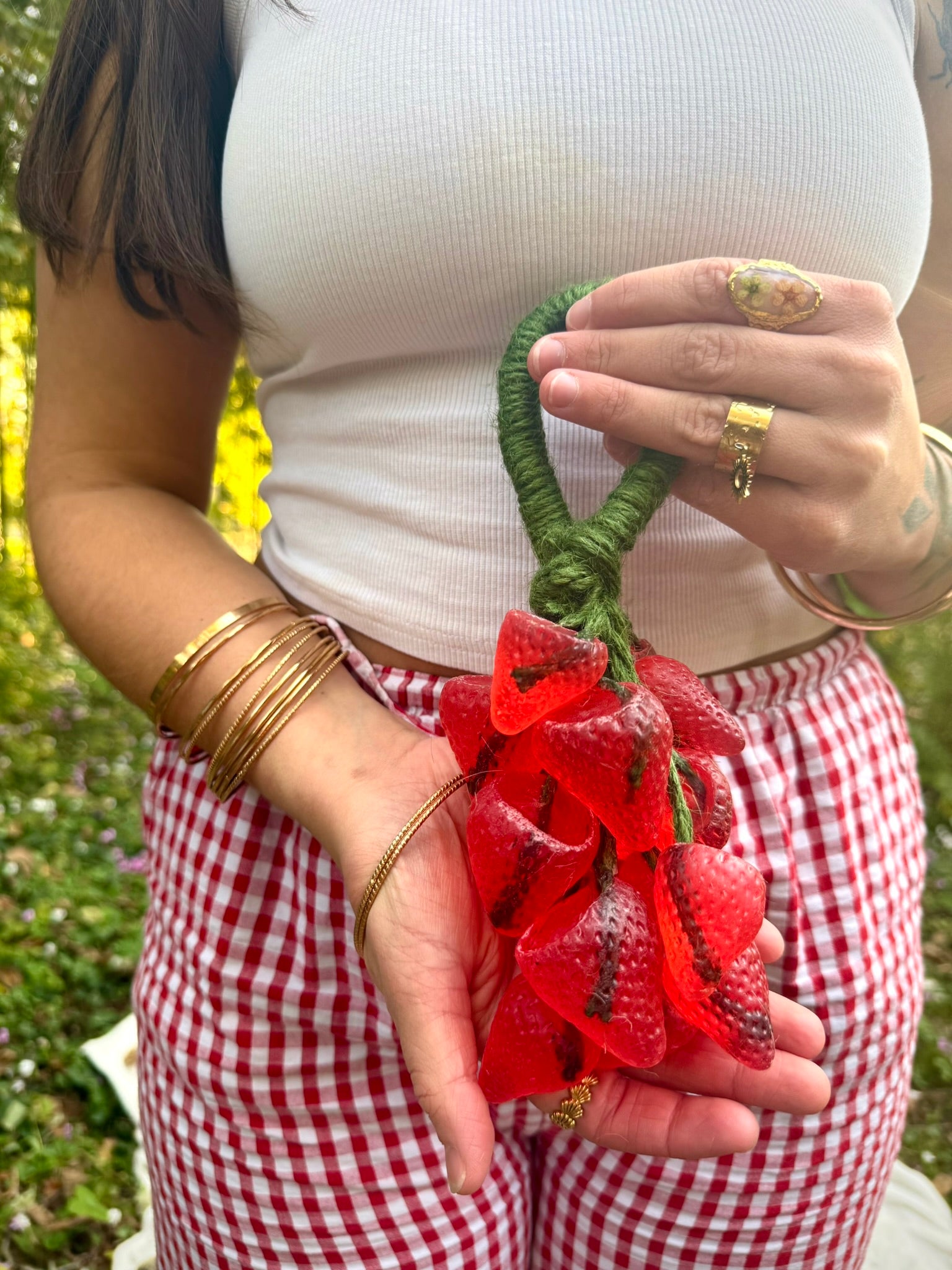 Savon décoratif en grappe de fraise