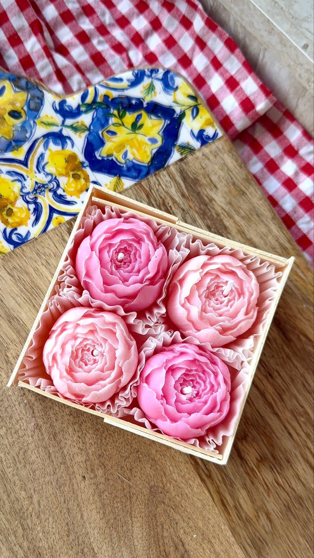 Bougie décorative en cire de soja – Pivoines parfum Rose