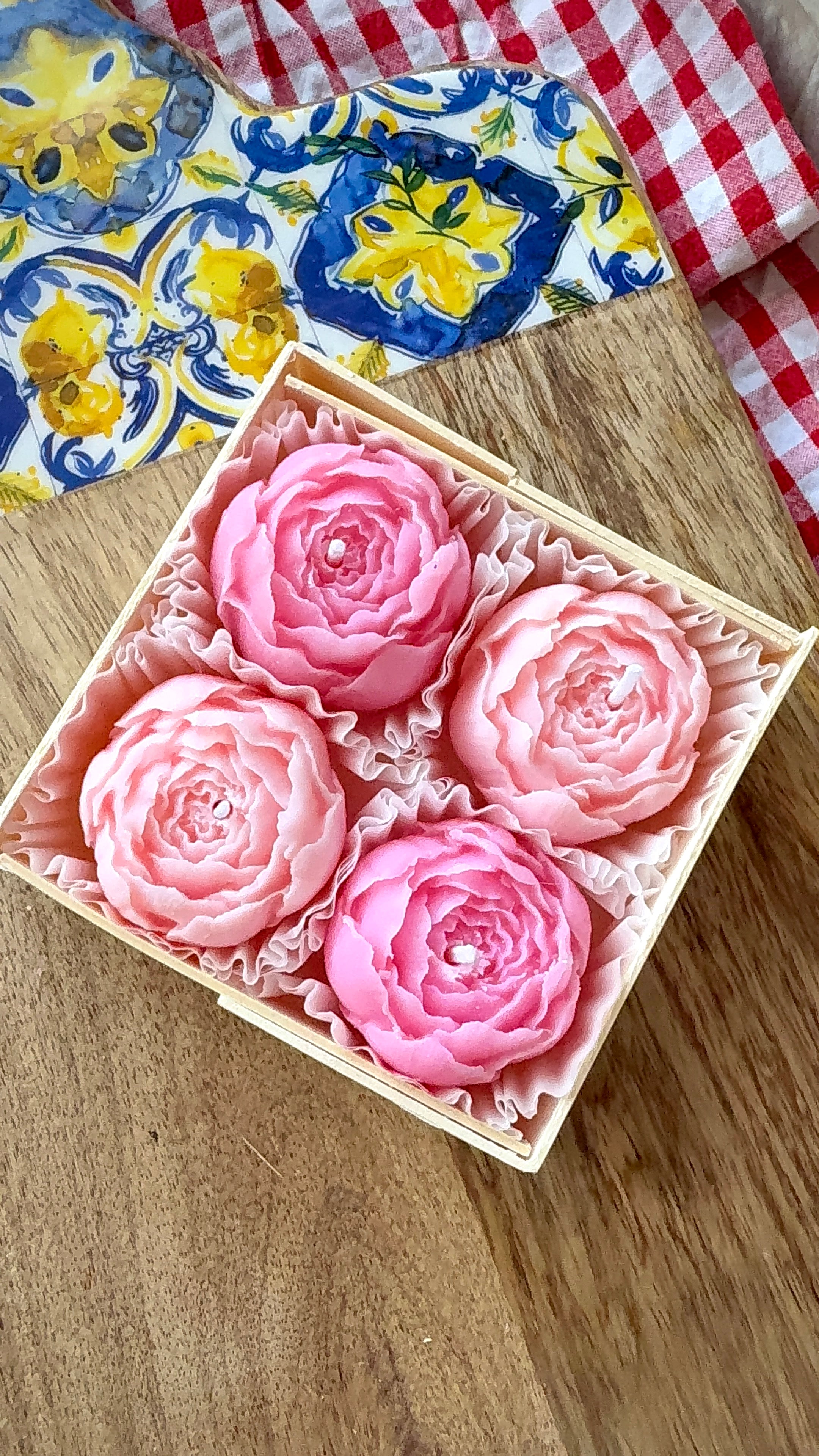 Bougie décorative en cire de soja – Pivoines parfum Rose